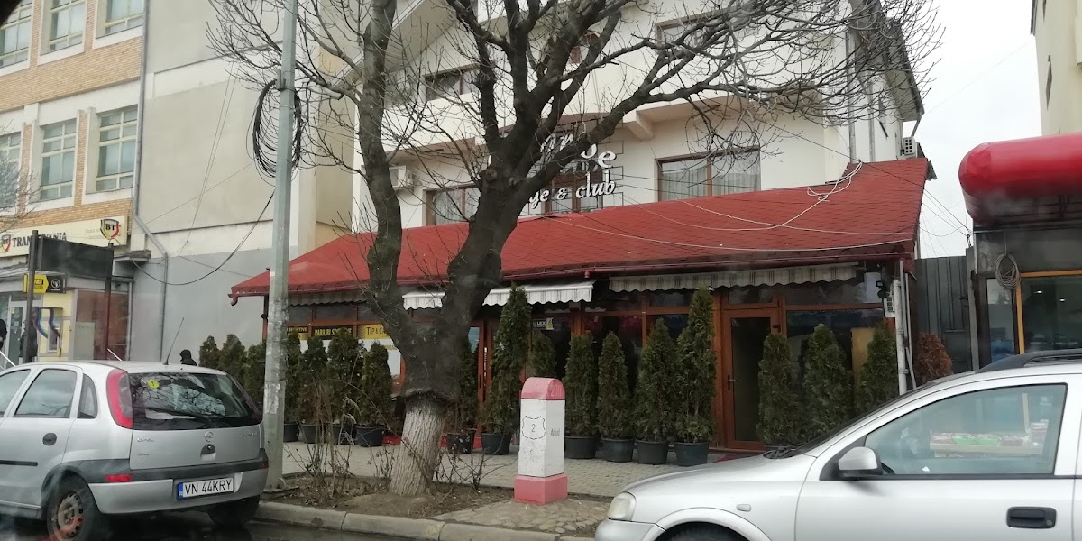 Sunrise Club & Lounge