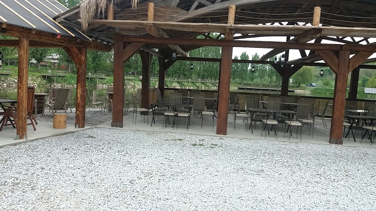 Terraza Torre de Cerveceros (pesca deportiva)