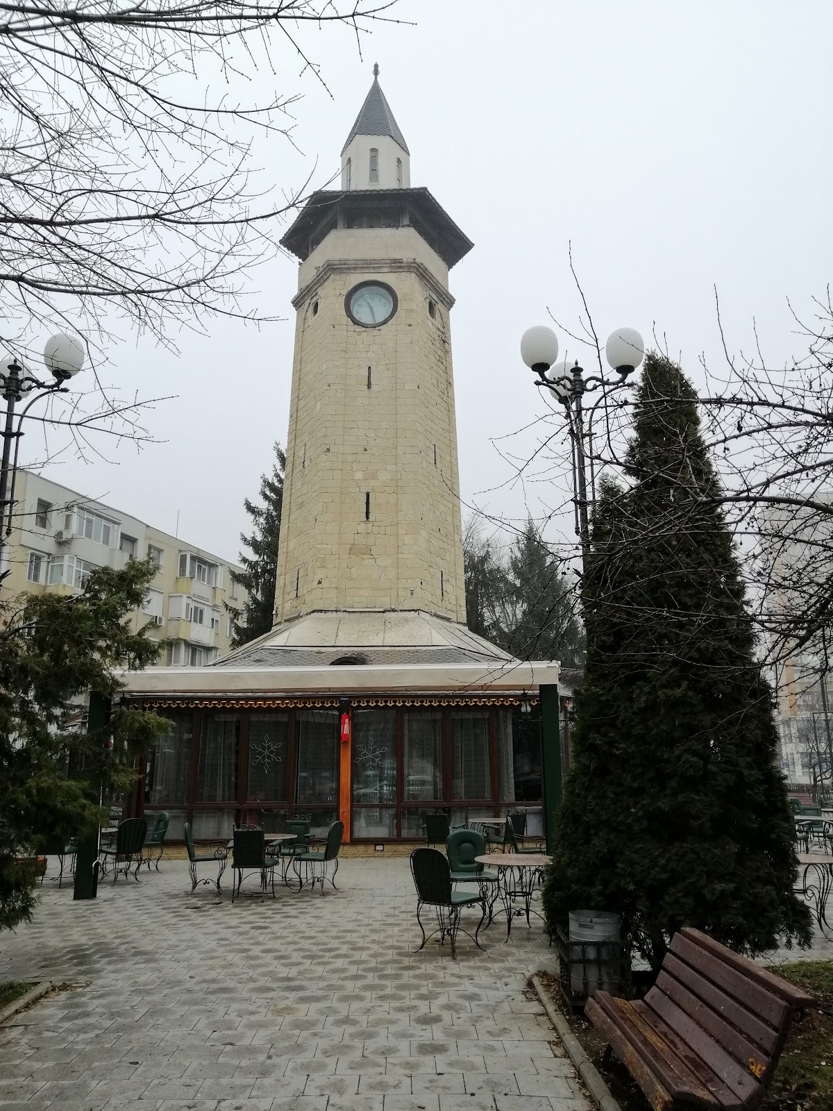 Torre del Reloj, Casa Românească